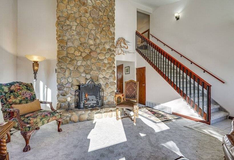 Park City Home W/ 2 Fireplaces & 2 Living Rooms!
