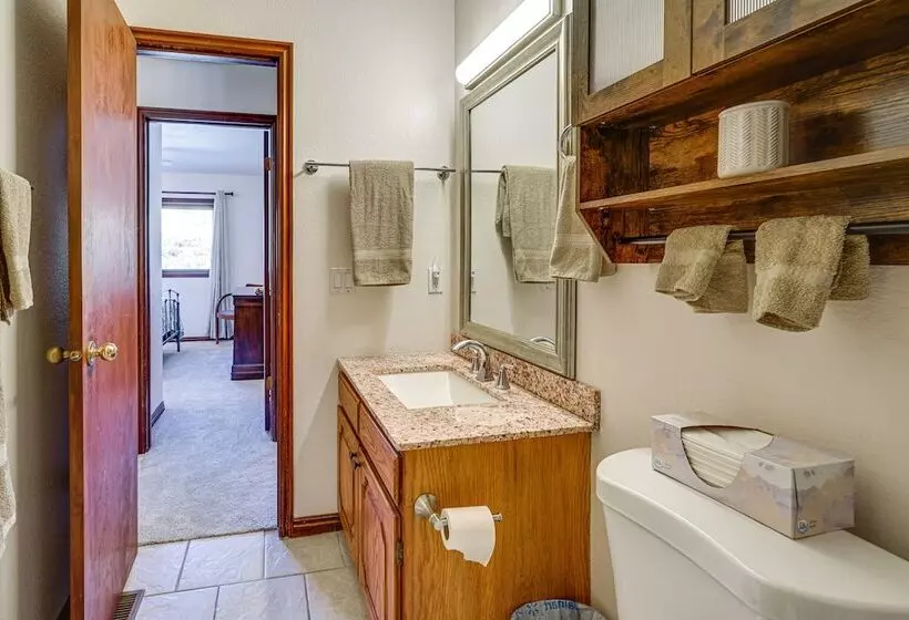 Park City Home W/ 2 Fireplaces & 2 Living Rooms!