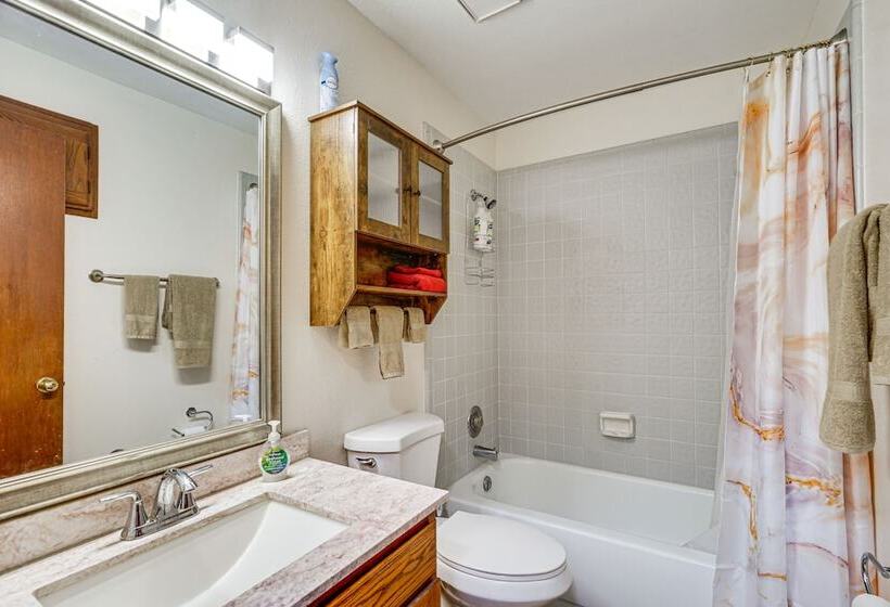 Park City Home W/ 2 Fireplaces & 2 Living Rooms!