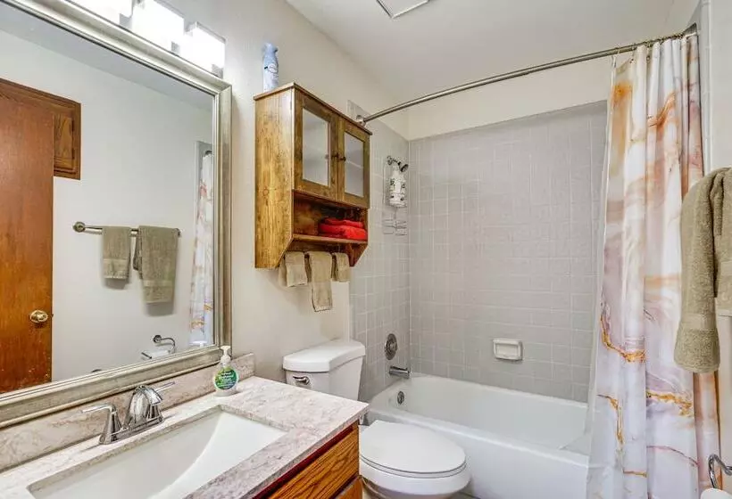 Park City Home W/ 2 Fireplaces & 2 Living Rooms!