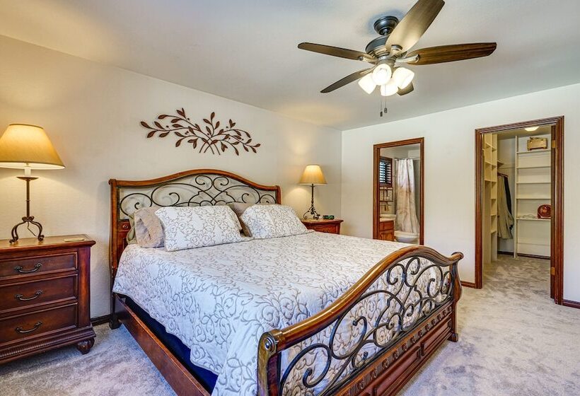 Park City Home W/ 2 Fireplaces & 2 Living Rooms!