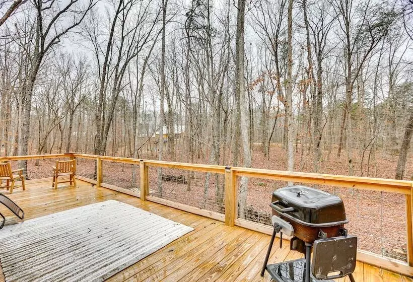 Peaceful Hiker S Hideaway W/ Deck On 1 Acre!