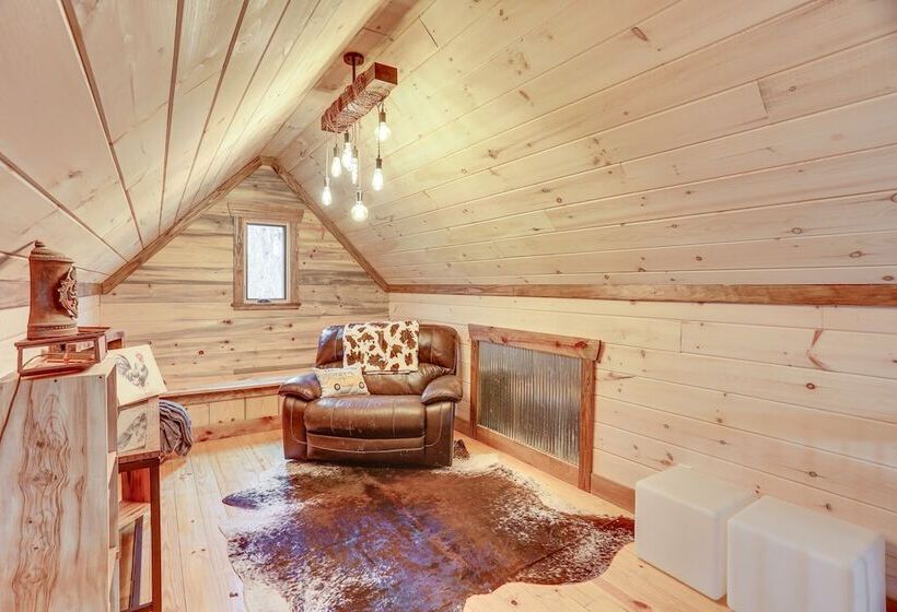 Peaceful Hiker S Hideaway W/ Deck On 1 Acre!