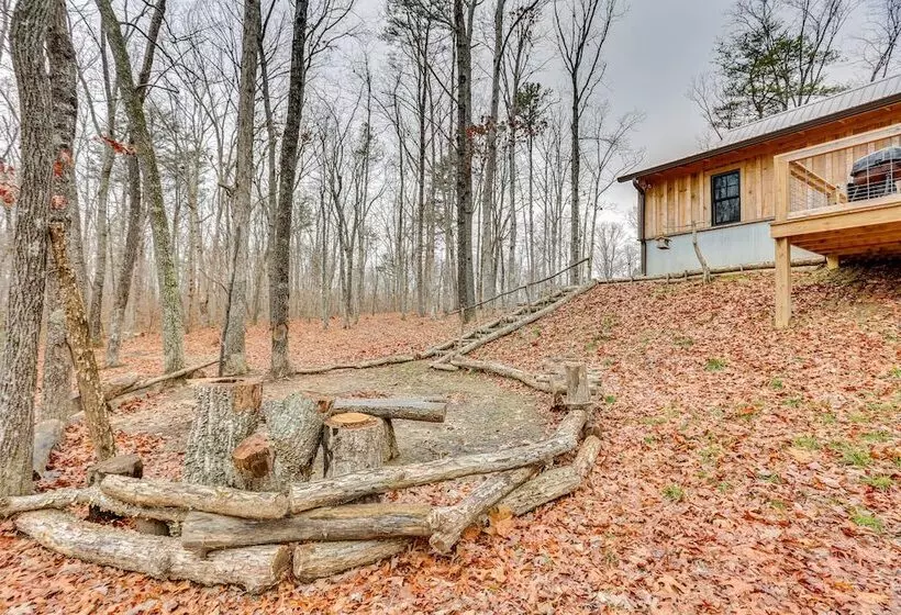 Peaceful Hiker S Hideaway W/ Deck On 1 Acre!