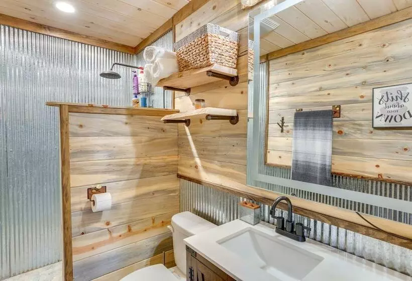 Peaceful Hiker S Hideaway W/ Deck On 1 Acre!