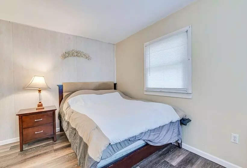 Pet Friendly New York Escape W/ Deck & Lake Views!