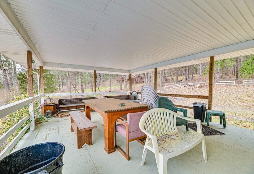 Pet Friendly New York Escape W/ Deck & Lake Views!