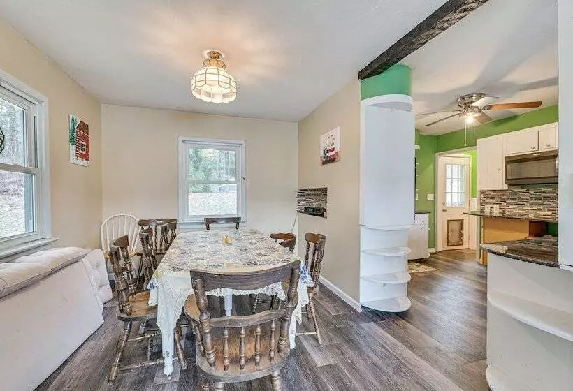 Pet Friendly New York Escape W/ Deck & Lake Views!