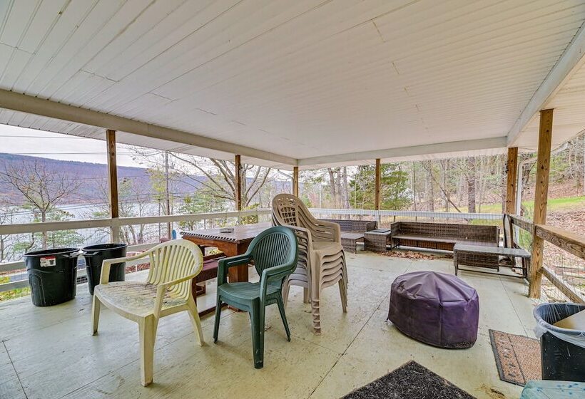 Pet Friendly New York Escape W/ Deck & Lake Views!