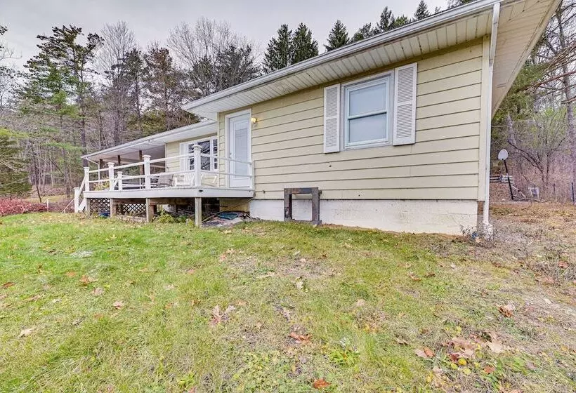 Pet Friendly New York Escape W/ Deck & Lake Views!