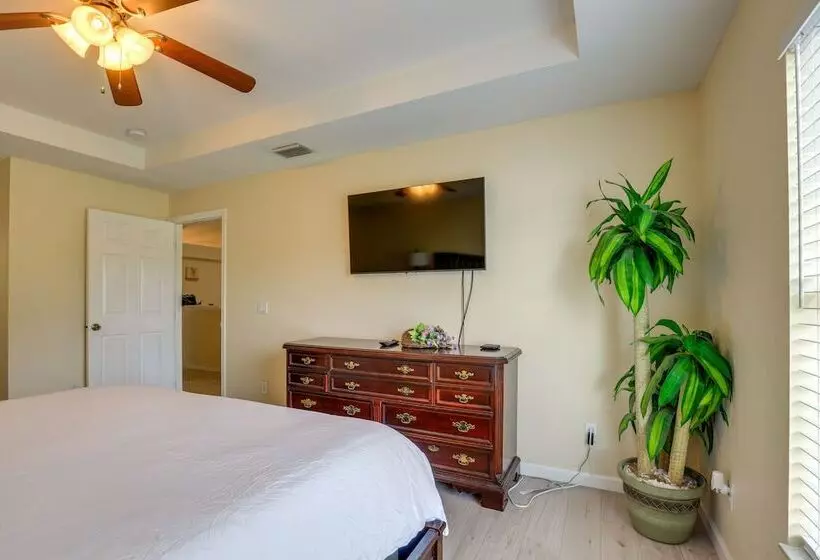 Pet Friendly Port St Lucie Home ~ 5 Mi To Marina!