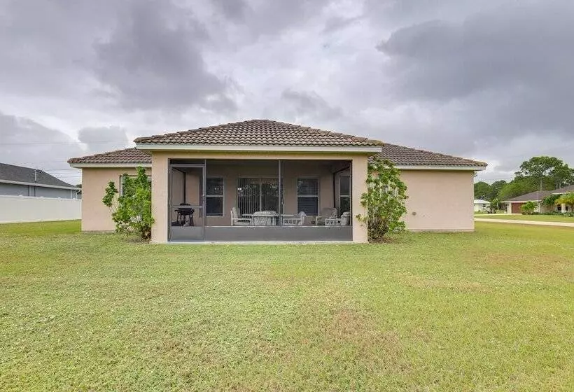 Pet Friendly Port St Lucie Home ~ 5 Mi To Marina!