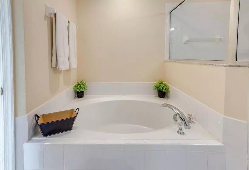 Pet Friendly Port St Lucie Home ~ 5 Mi To Marina!