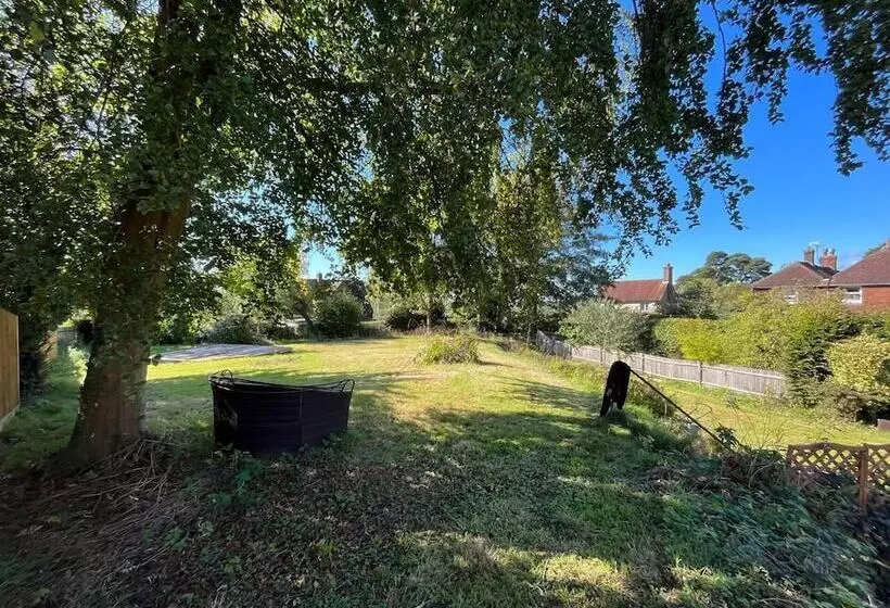 3br Fireplace Hottub Garden Parking