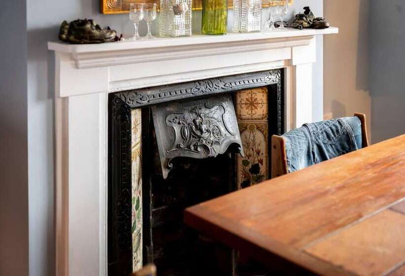 3br Fireplace Hottub Garden Parking