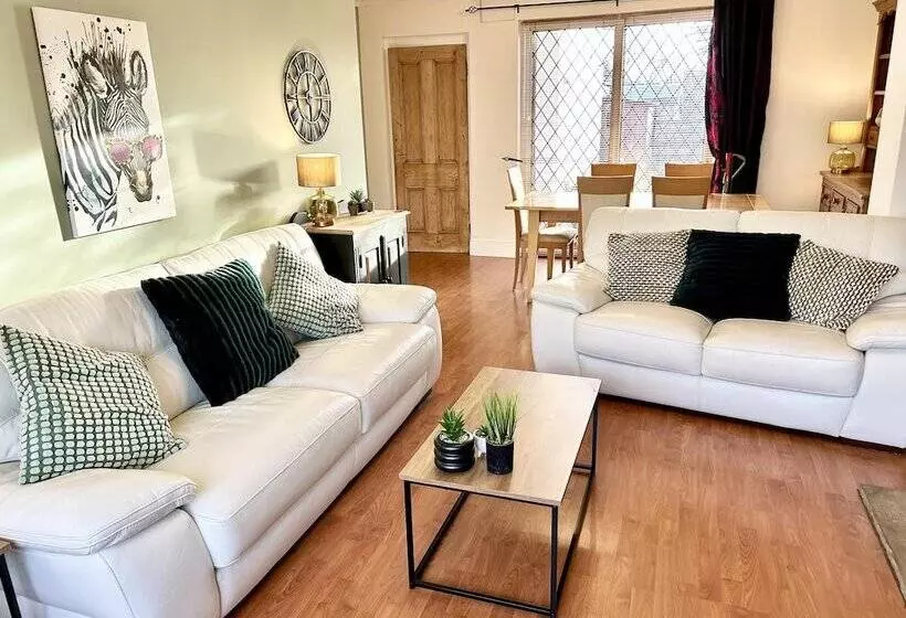 Residenssi Beautiful 3 Bed House In Chester Le Street