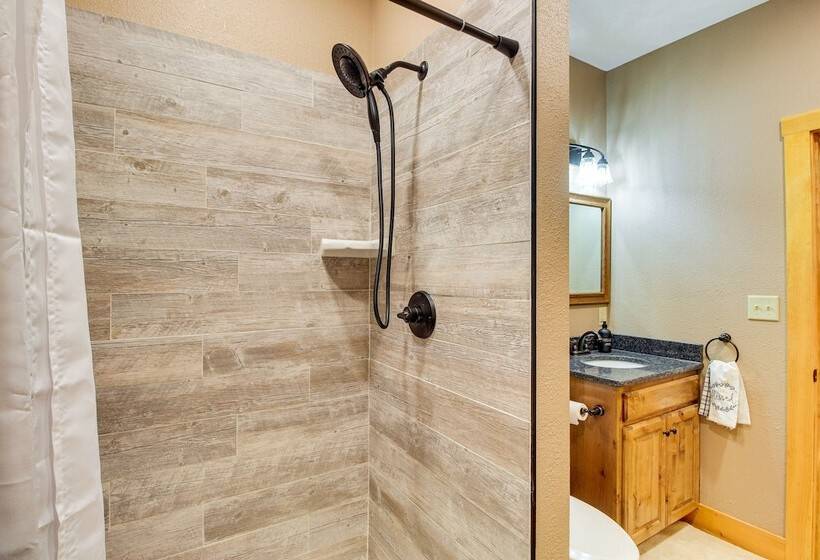 Rural Drexel Cabin On 30 Acres: Unplug + Unwind!