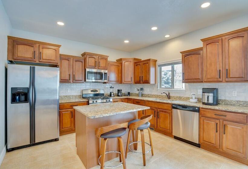 Saratoga Springs Family Home ~ 2 Mi To Utah Lake!