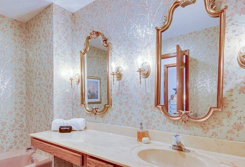 Scenic Fairview Vacation Home ~ 15 Mi To Asheville