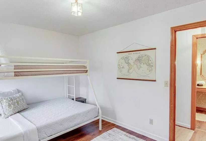 Scenic Fairview Vacation Home ~ 15 Mi To Asheville