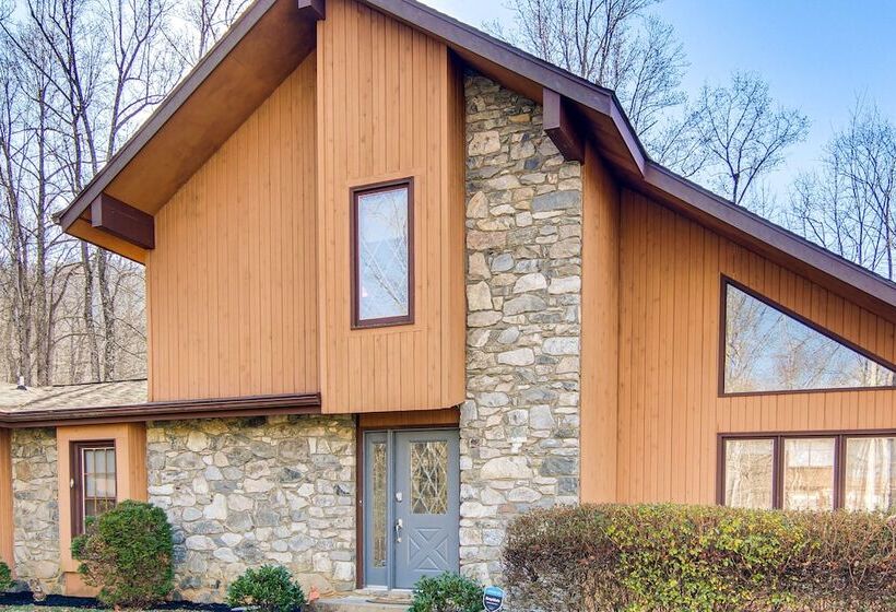 Scenic Fairview Vacation Home ~ 15 Mi To Asheville