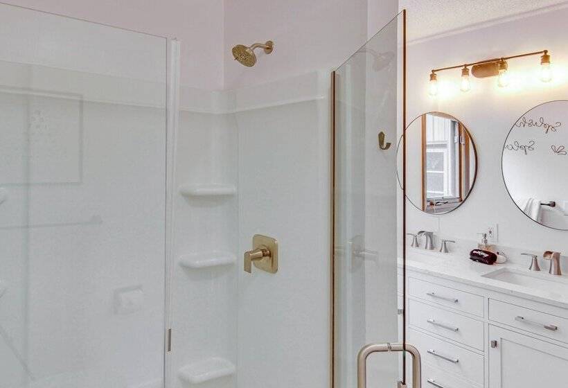 Scenic Fairview Vacation Home ~ 15 Mi To Asheville