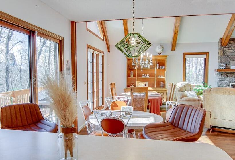 Scenic Fairview Vacation Home ~ 15 Mi To Asheville