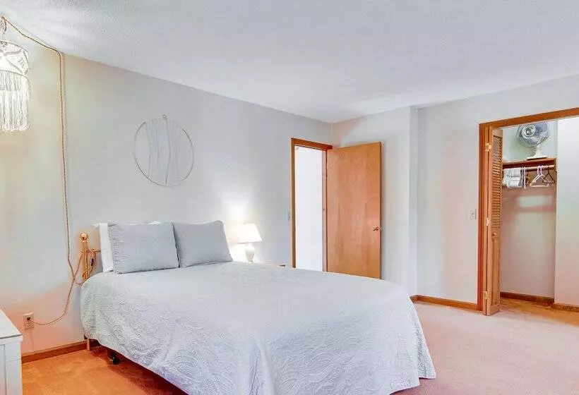 Scenic Fairview Vacation Home ~ 15 Mi To Asheville