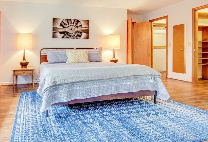 Scenic Fairview Vacation Home ~ 15 Mi To Asheville