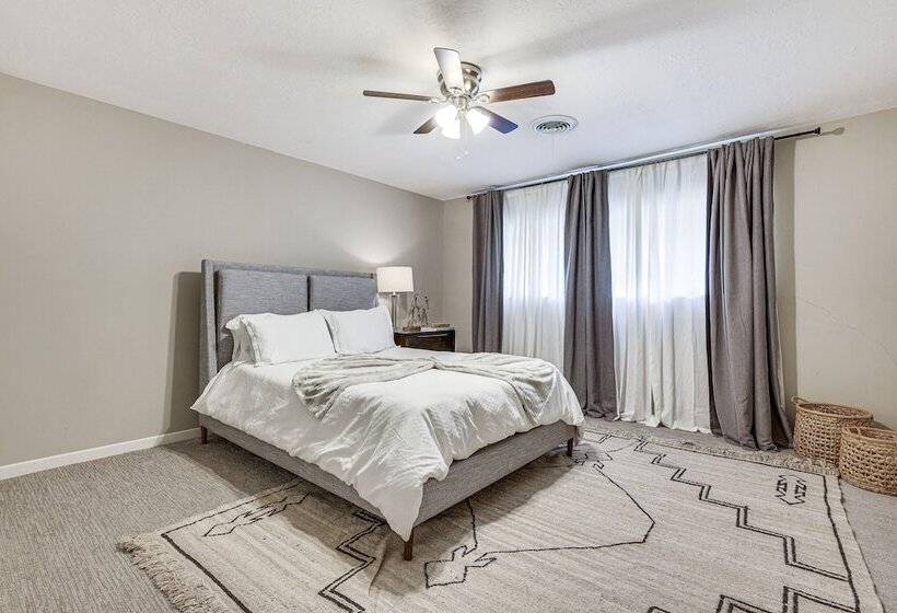 Spacious Bryan Home W/ Patio: 4 Mi To Downtown