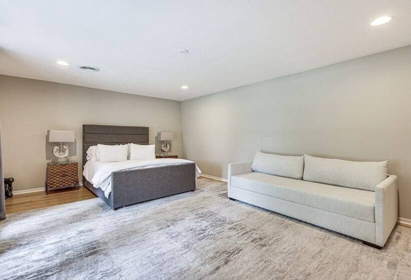 Spacious Bryan Home W/ Patio: 4 Mi To Downtown