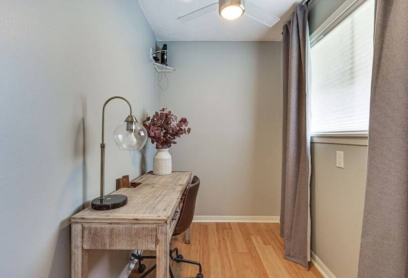 Spacious Bryan Home W/ Patio: 4 Mi To Downtown