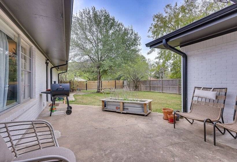 Spacious Bryan Home W/ Patio: 4 Mi To Downtown