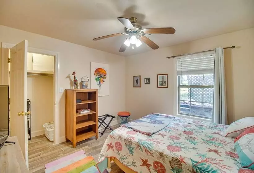 Spacious Grand Lake Lodge: Dock, Views & Grill!