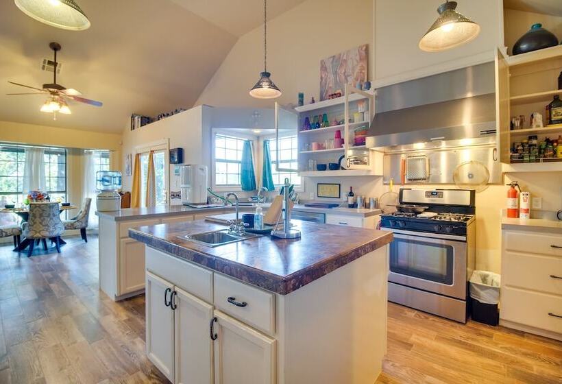 Spacious Grand Lake Lodge: Dock, Views & Grill!