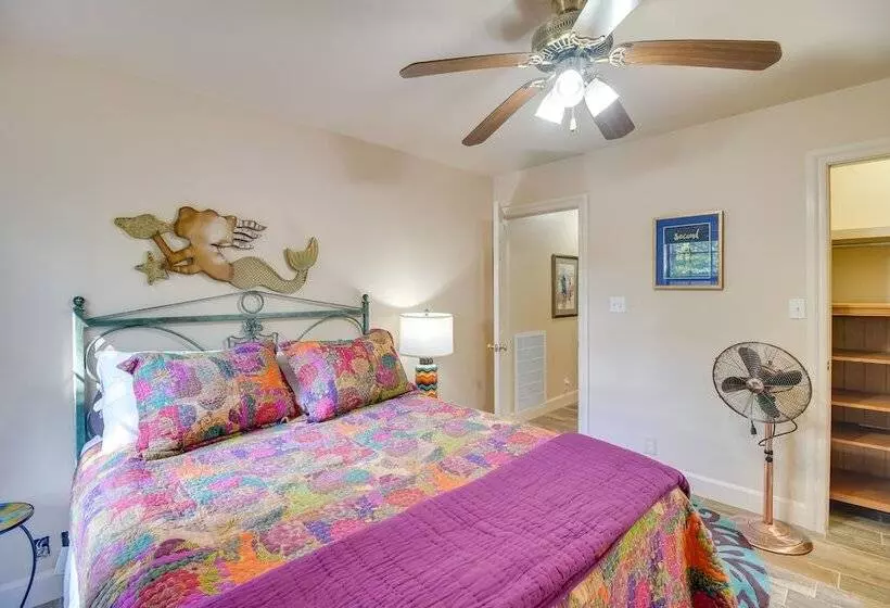 Spacious Grand Lake Lodge: Dock, Views & Grill!