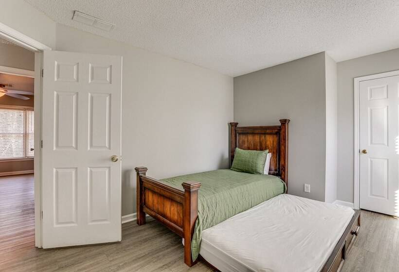 Spacious Lawrenceville Retreat W/ Fireplace + Deck