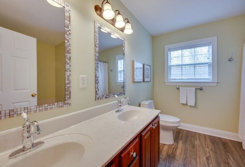 Spacious Mooresville Home W/ Lake Norman View!