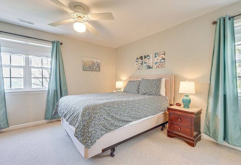 Stunning Hayesville Retreat: 2 Mi To Lake Chatuge