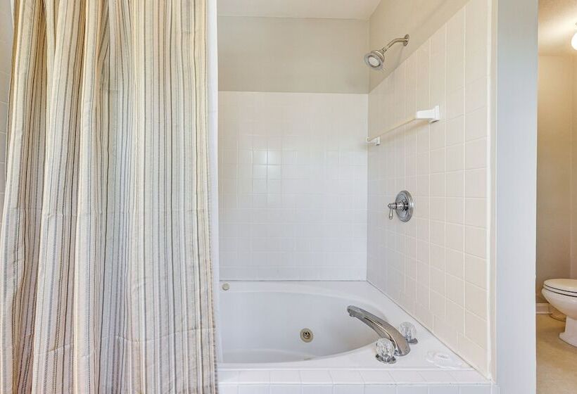 Stunning Hayesville Retreat: 2 Mi To Lake Chatuge