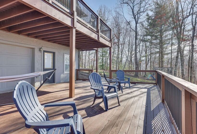 Stunning Hayesville Retreat: 2 Mi To Lake Chatuge