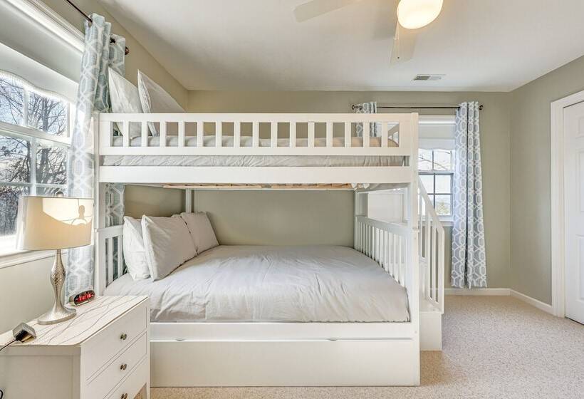 Stunning Hayesville Retreat: 2 Mi To Lake Chatuge