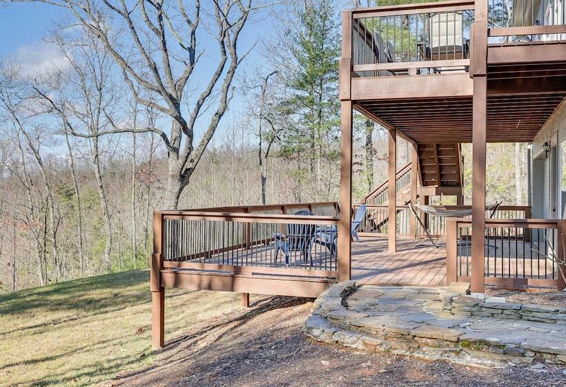 Stunning Hayesville Retreat: 2 Mi To Lake Chatuge