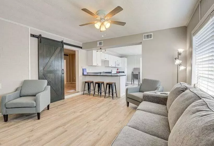 Sun Soaked Okeechobee Retreat W/ Canal Views!