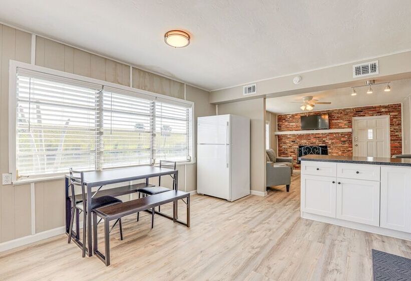 Sun Soaked Okeechobee Retreat W/ Canal Views!