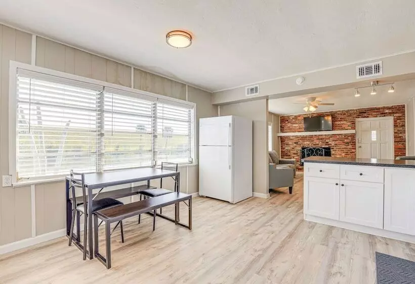 Sun Soaked Okeechobee Retreat W/ Canal Views!