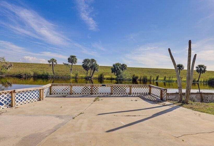 Sun Soaked Okeechobee Retreat W/ Canal Views!