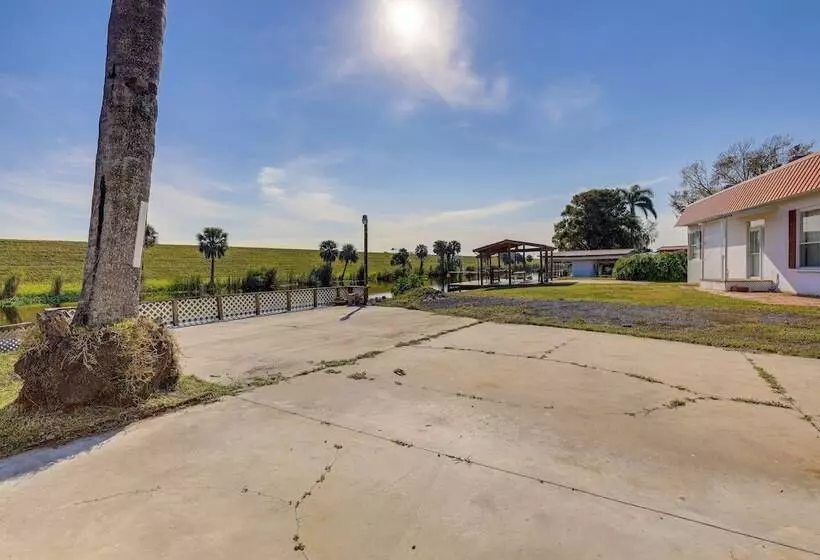Sun Soaked Okeechobee Retreat W/ Canal Views!