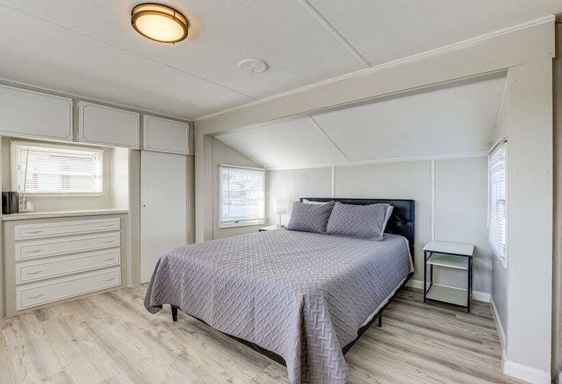 Sun Soaked Okeechobee Retreat W/ Canal Views!