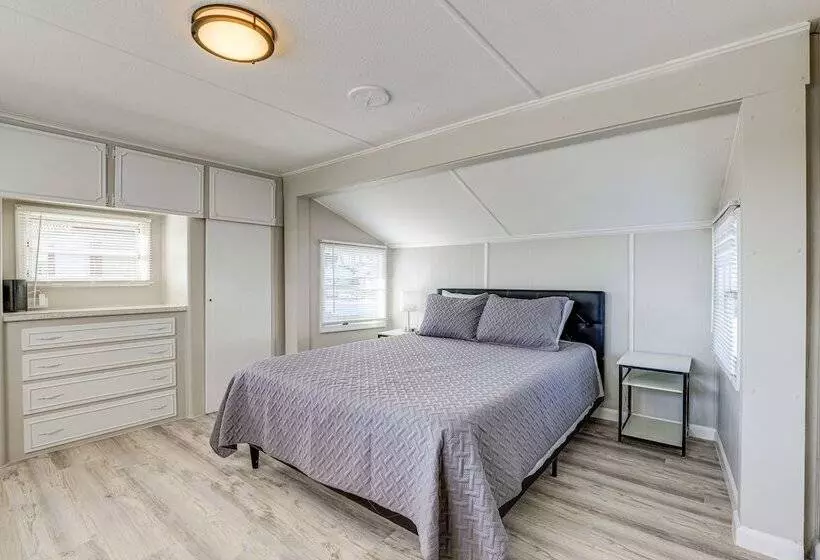 Sun Soaked Okeechobee Retreat W/ Canal Views!